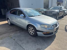 2006 VOLKSWAGEN Passat