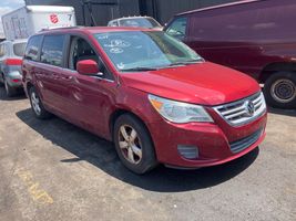 2011 VOLKSWAGEN Routan