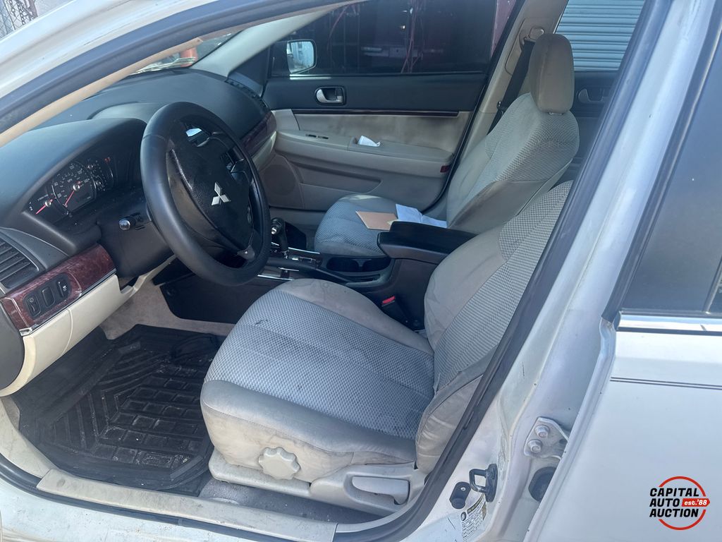 2012 Mitsubishi GALANT 7