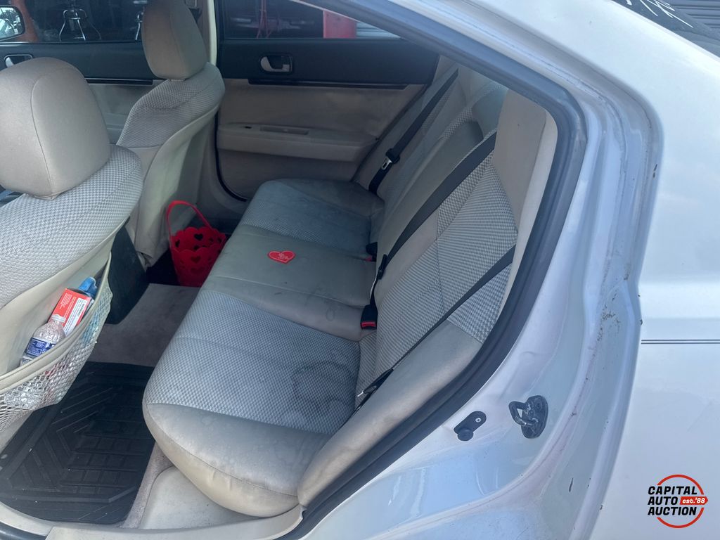 2012 Mitsubishi GALANT 8