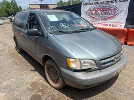 1999 Toyota Sienna