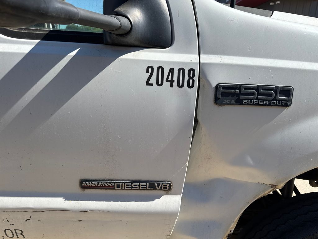 2000 Ford Bucket Truck 11