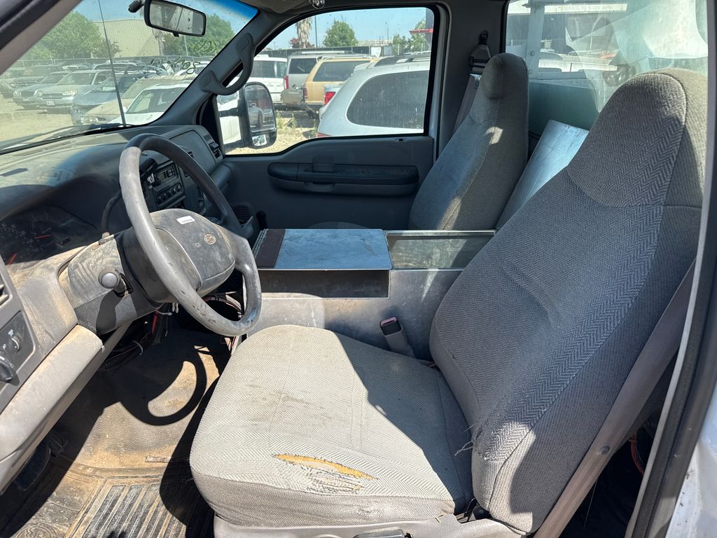 2000 Ford Bucket Truck 7