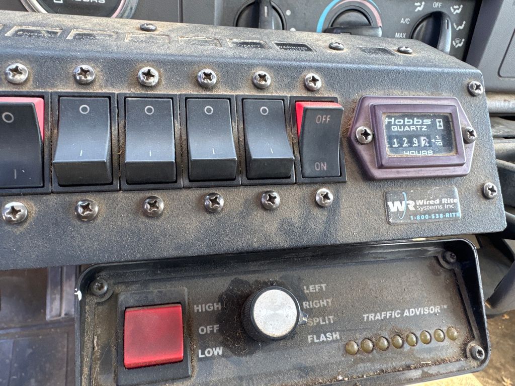 2000 Ford Bucket Truck 14