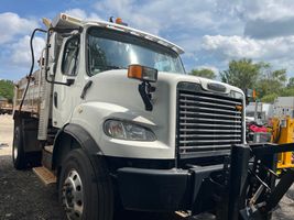 2012 FREIGHTLINER M2106