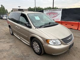 2004 Chrysler Town & Country
