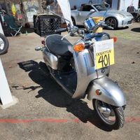 2004 YAMAHA YJ50 SCOOTER