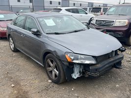 2013 VOLKSWAGEN Passat