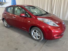 2011 NISSAN LEAF