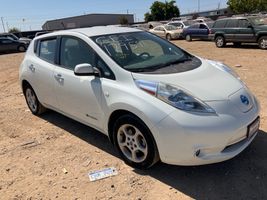 2011 NISSAN LEAF