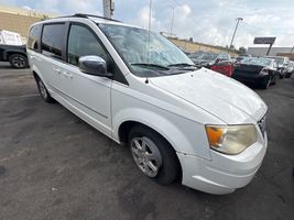 2009 Chrysler Town & Country