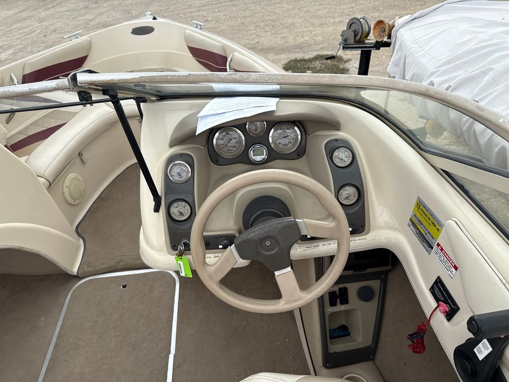 1998 LARSON 226 LXI 9