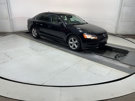 2013 VOLKSWAGEN Passat