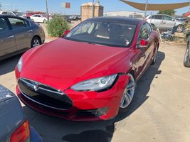 2015 TESLA Model S