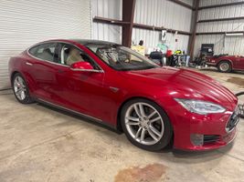 2015 TESLA Model S