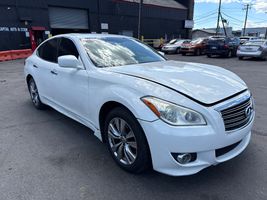 2012 Infiniti M37