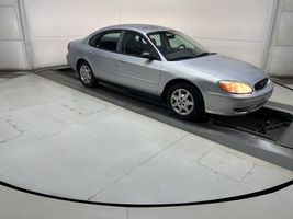 2005 Ford Taurus