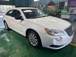 2014 Chrysler 200