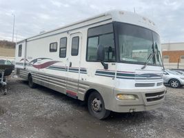 2000 WINNEBAGO CHIEFTAIN