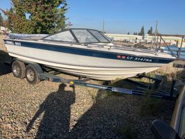 1990 Reinell boat