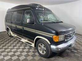 2005 Ford E150