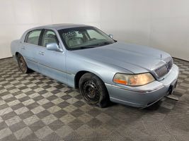 2005 Lincoln Town Car