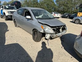 2013 NISSAN Versa
