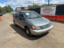 2000 Toyota Sienna