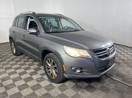 2009 VOLKSWAGEN Tiguan