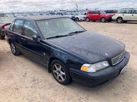 2000 Volvo S70