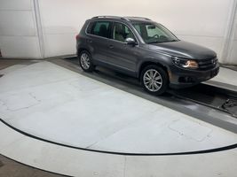 2012 VOLKSWAGEN Tiguan