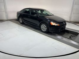 2012 VOLKSWAGEN Passat