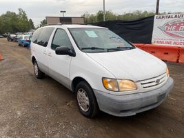 2001 Toyota Sienna