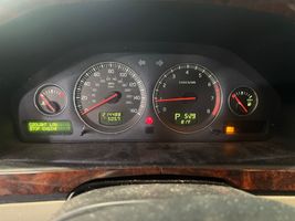 2004 Volvo XC70