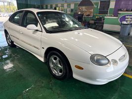 1999 Ford Taurus