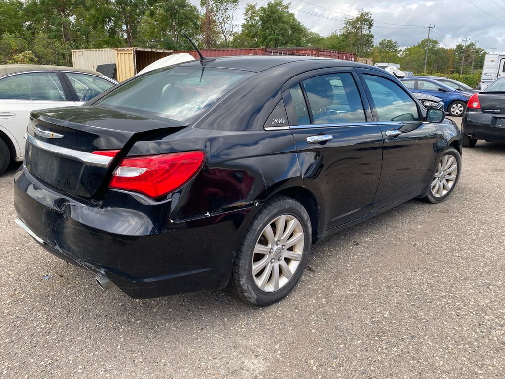 2013 CHRYSLER 200 3