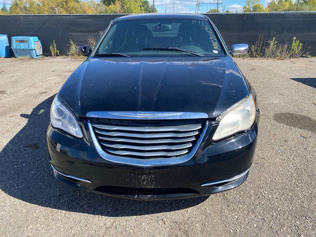 2013 CHRYSLER 200 5