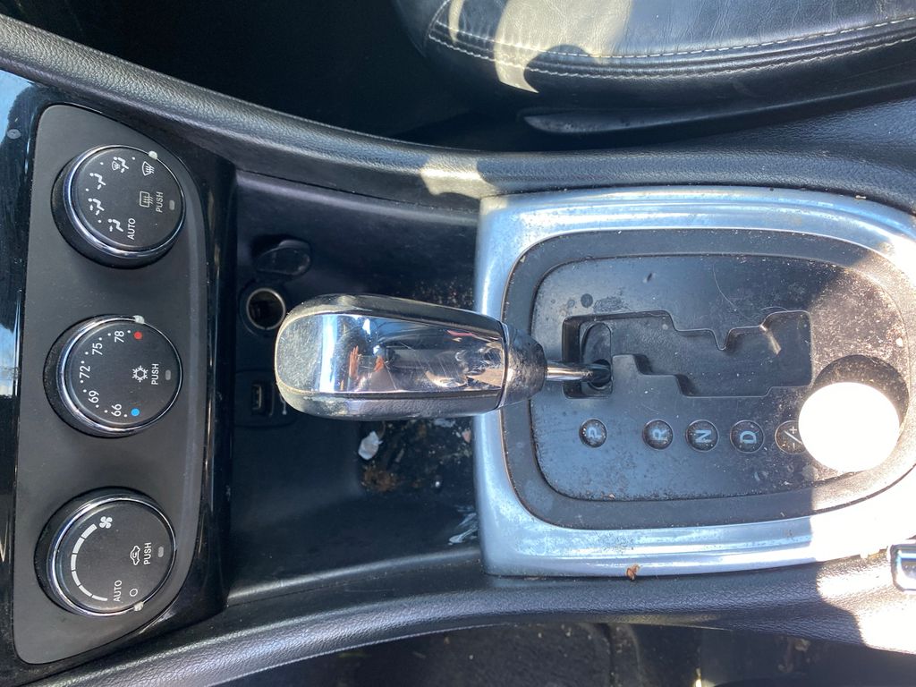 2013 CHRYSLER 200 18