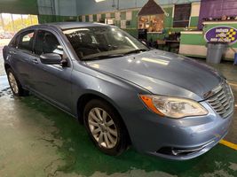 2011 Chrysler 200