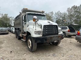 2013 FREIGHTLINER 114SD TANDEM DUMP TRUCK W/ PLOW AND SALTER