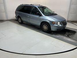 2005 Chrysler Town & Country