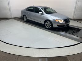 2010 VOLKSWAGEN Passat