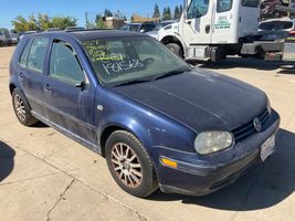 2003 VOLKSWAGEN Golf