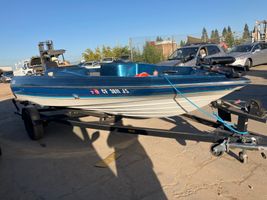 1988 bayliner BASS BOAT