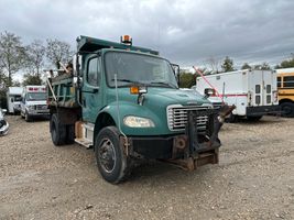 2004 FREIGHTLINER M2106