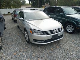 2013 VOLKSWAGEN Passat
