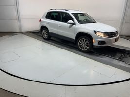 2013 VOLKSWAGEN Tiguan