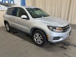 2013 VOLKSWAGEN Tiguan