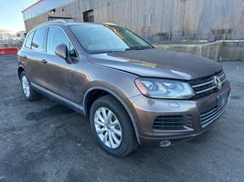 2012 VOLKSWAGEN Touareg