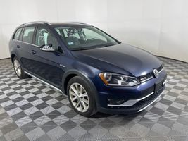 2017 VOLKSWAGEN Golf Alltrack